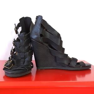 Madden Girl Black Buckled Gladiator Wedge Heel Sandals